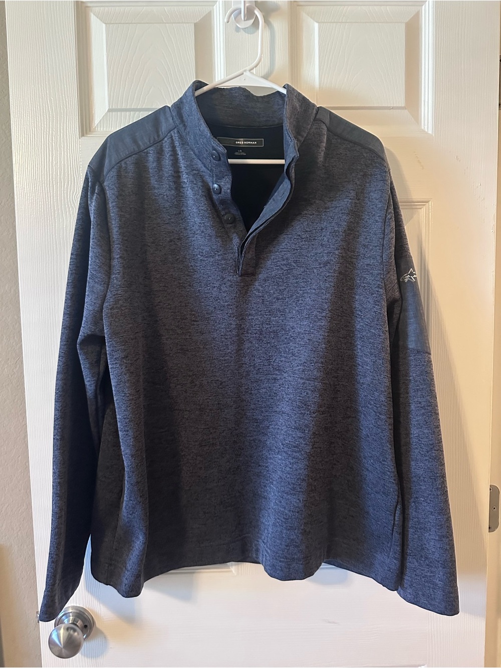 Greg Norman Men’s Large Gray Performance Golf Pullover 1/4 Button Shark